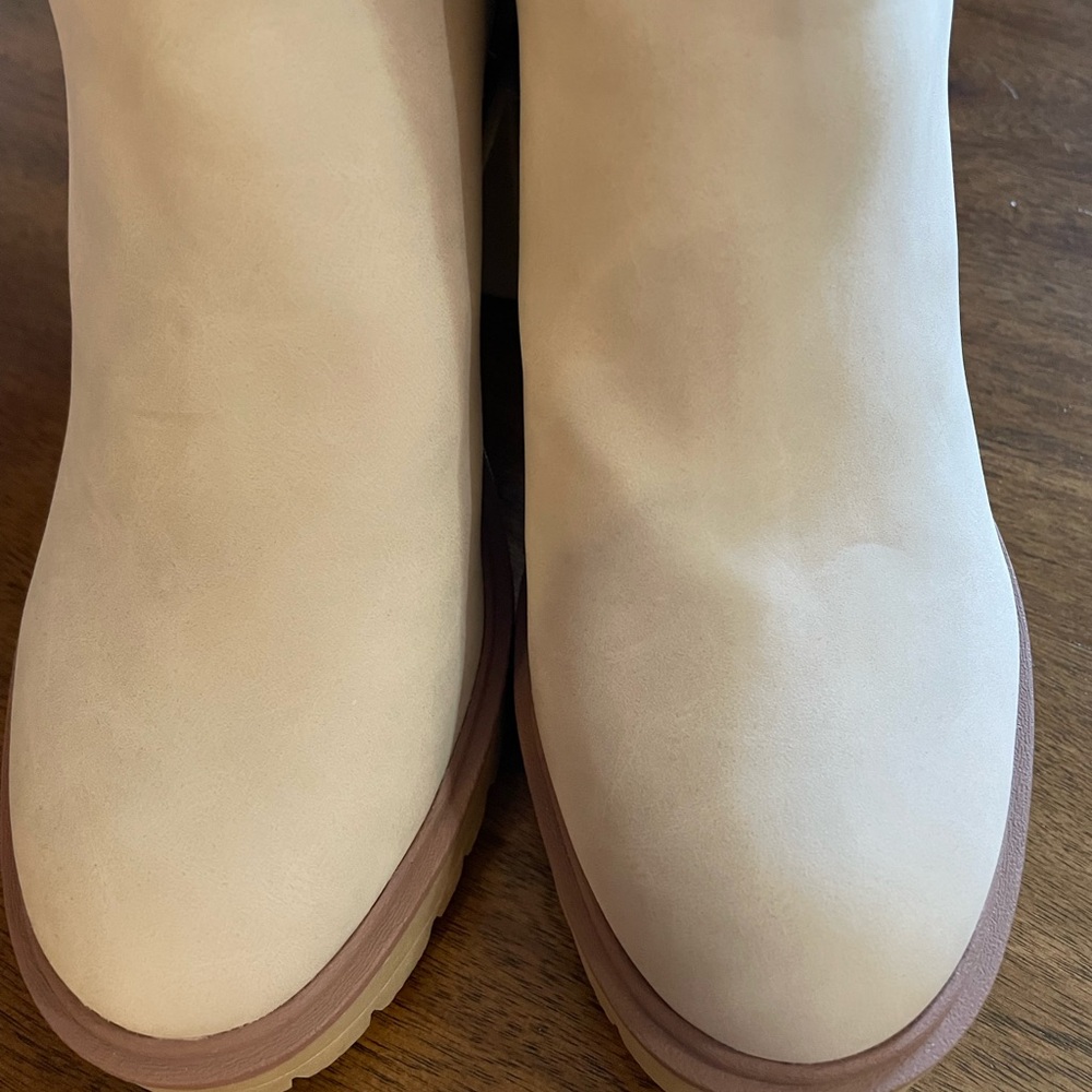 DV by Dolce Vita Very Light Tan Chunky Heeled Boots - Picture 3 of 16
